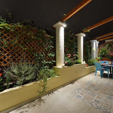 Oasis Veranda Under Columns.Kolonaki Embassy Area. Atény Exteriér fotografie